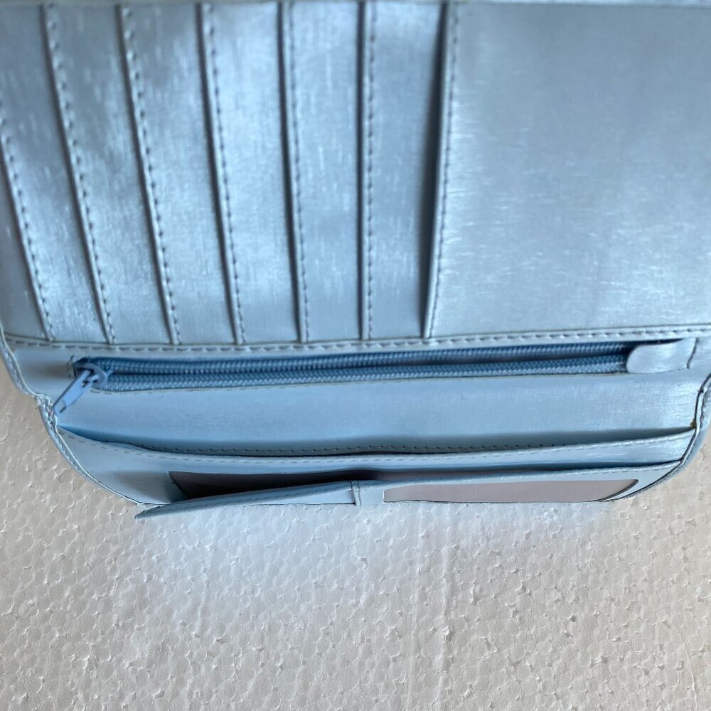 Hello Kitty Light Blue Wallet - Picture 4 of 8